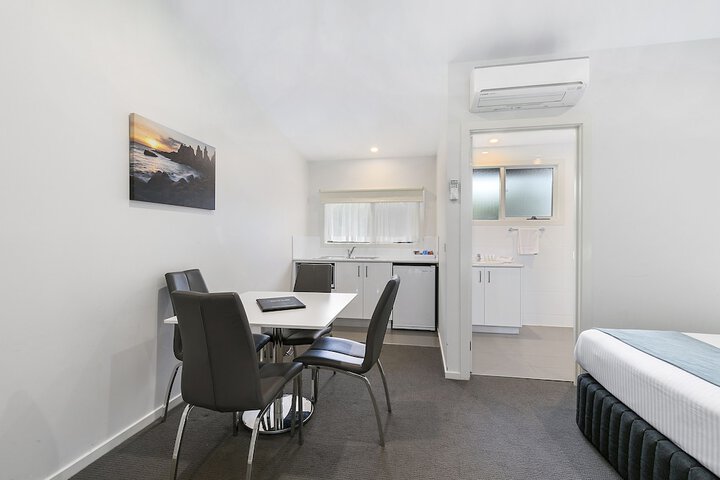 Room 7 of 90