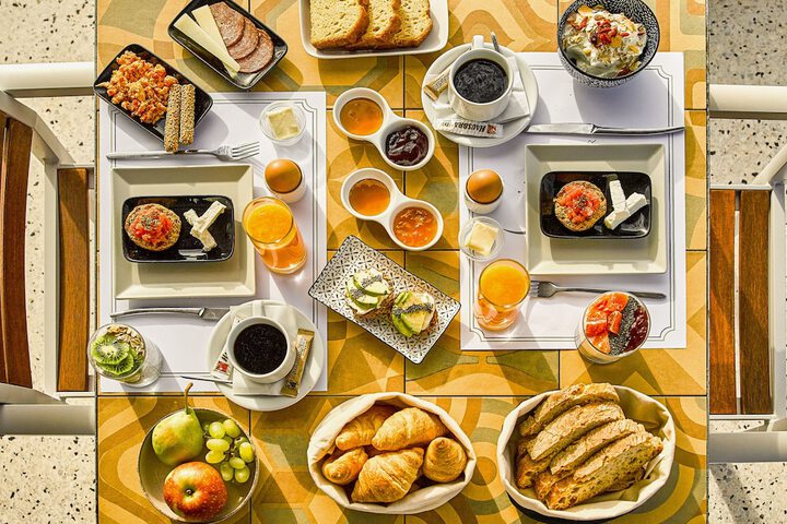 Breakfast/Coffee Service 211 of 259