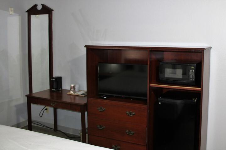 Comfort King Bed (7 of 18)