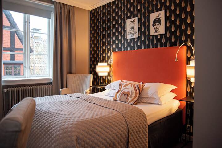 Room 44 of 110