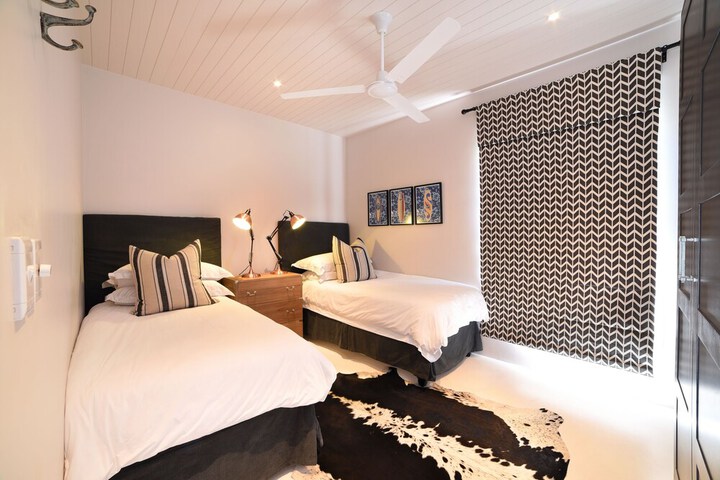 Room 4 of 23
