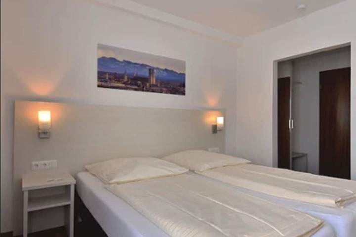 Room 13 of 62