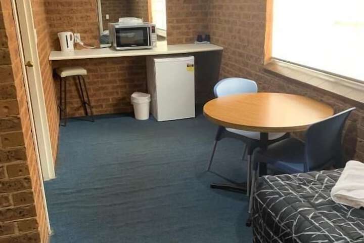Room 7 of 33