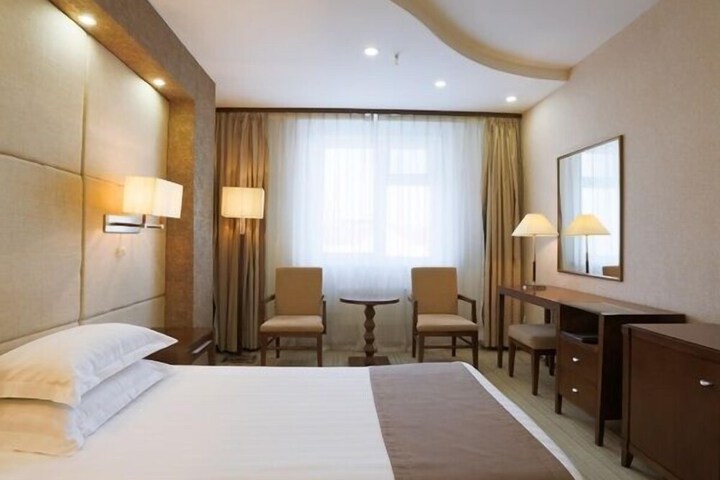Room 26 of 74