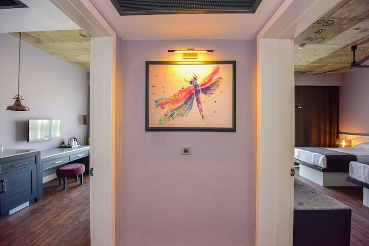 Room 7 of 65