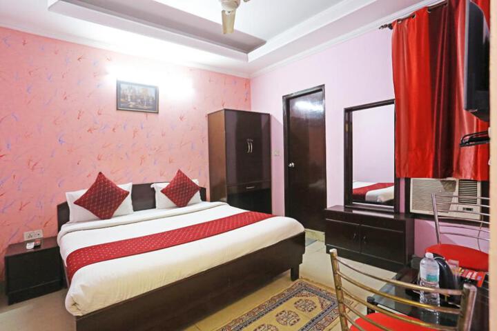 Airport Hotel Parikshit Palace