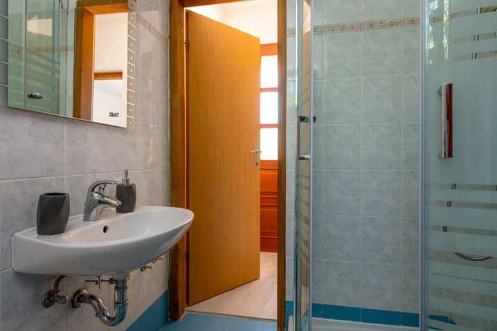 Room 25 of 41