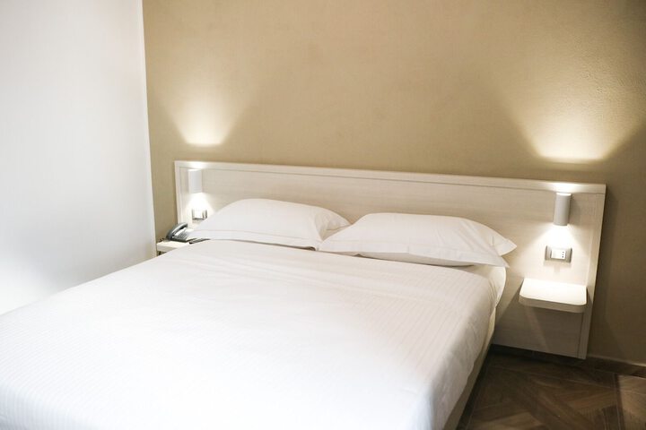 Room 12 of 62