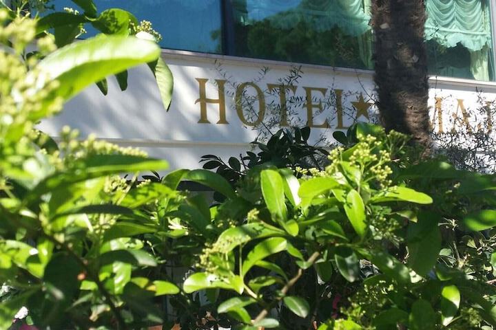 Hotel Exterior 53 of 54