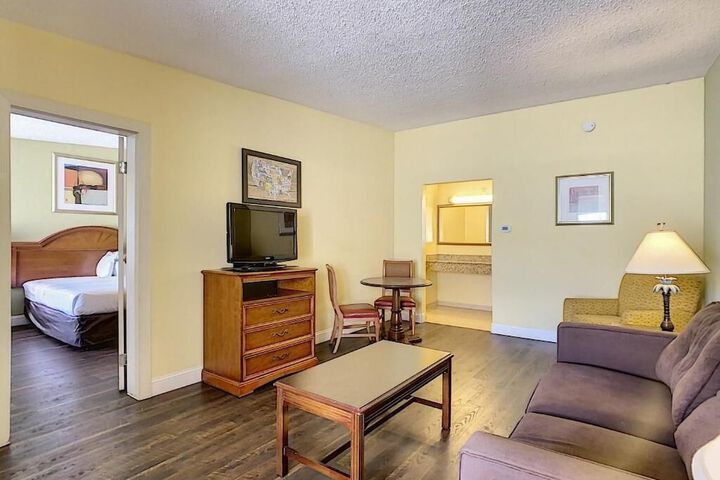 Room 10 of 15