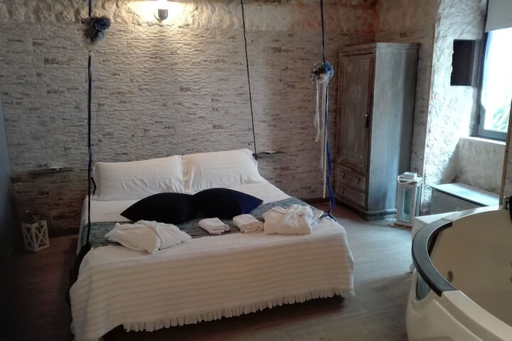 Room 16 of 53