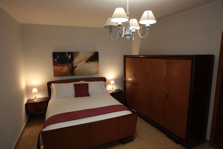 Room 8 of 10