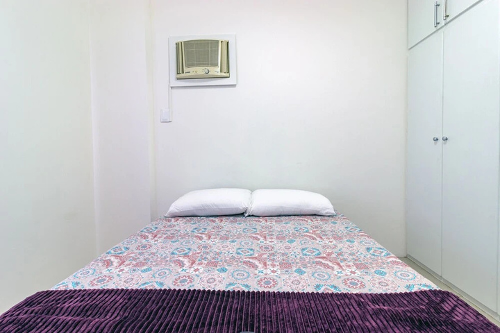 Room 4 of 16