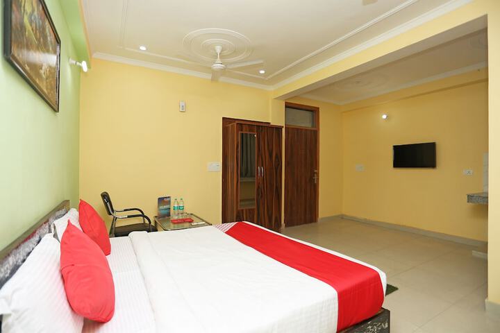 Room 9 of 22