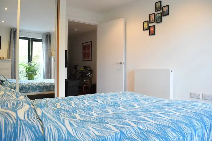 Room 4 of 13