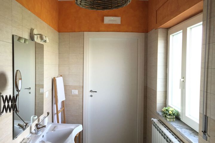 Room 4 of 4