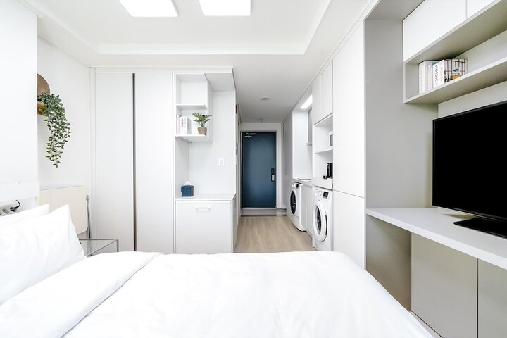 Room 321 of 640