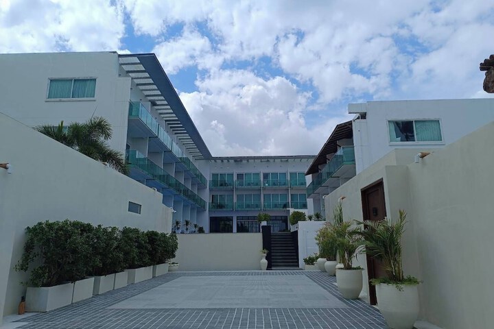 Hotel 205 of 218