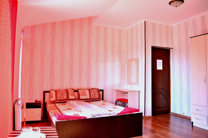Room 17 of 49