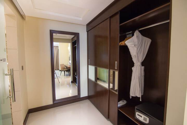 Room 8 of 35
