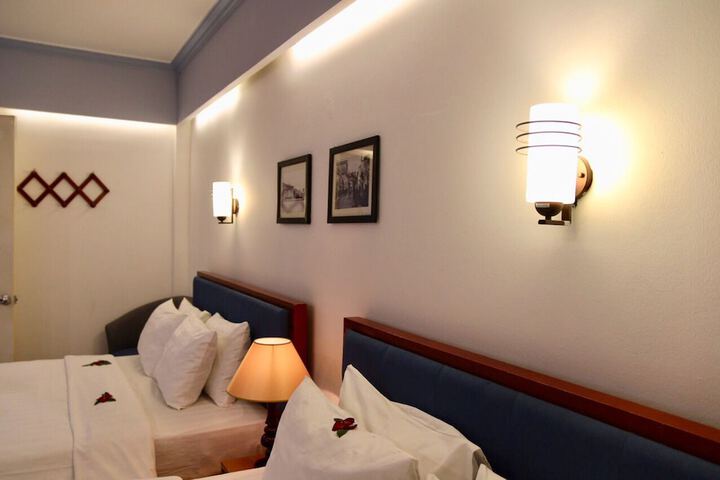 Room 5 of 40