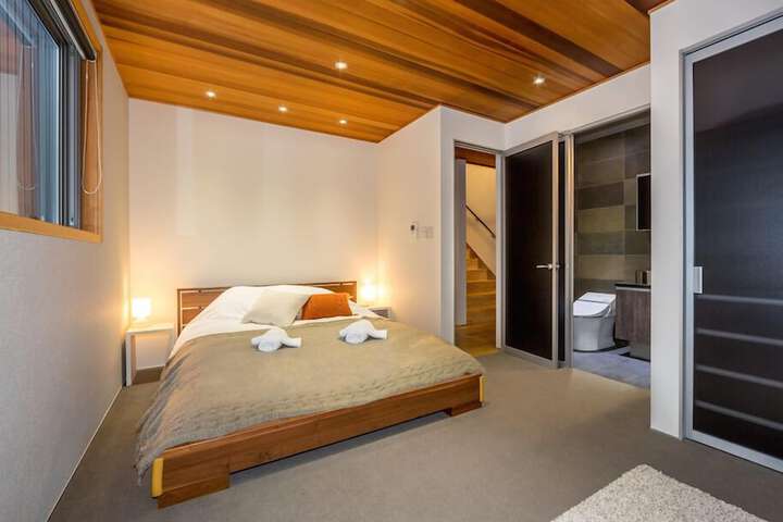 Room 3 of 47