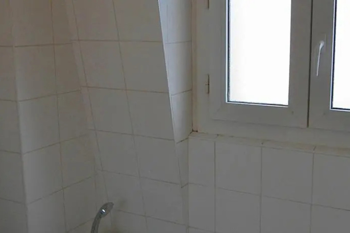 Room 5 of 9