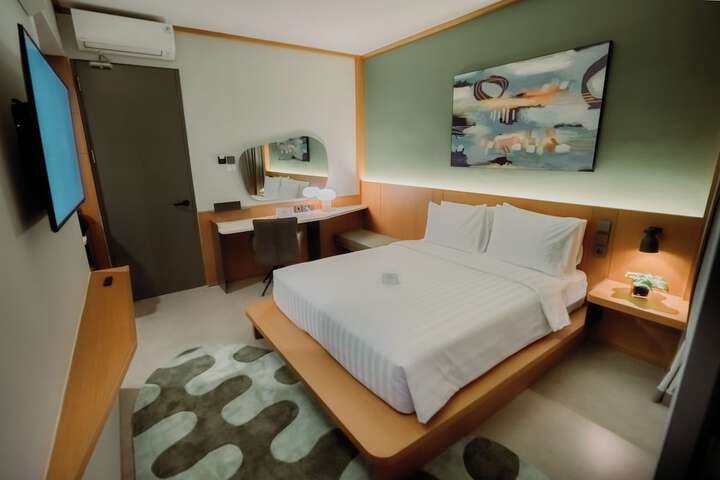 Room 12 of 48