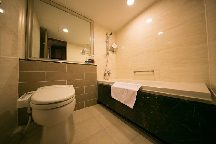 Room 15 of 30