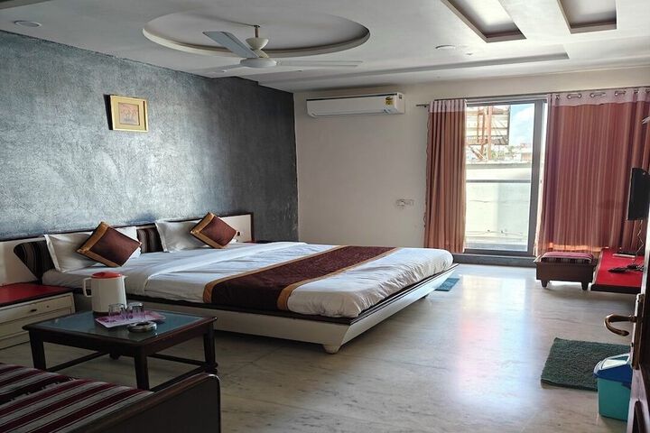 Room 13 of 45