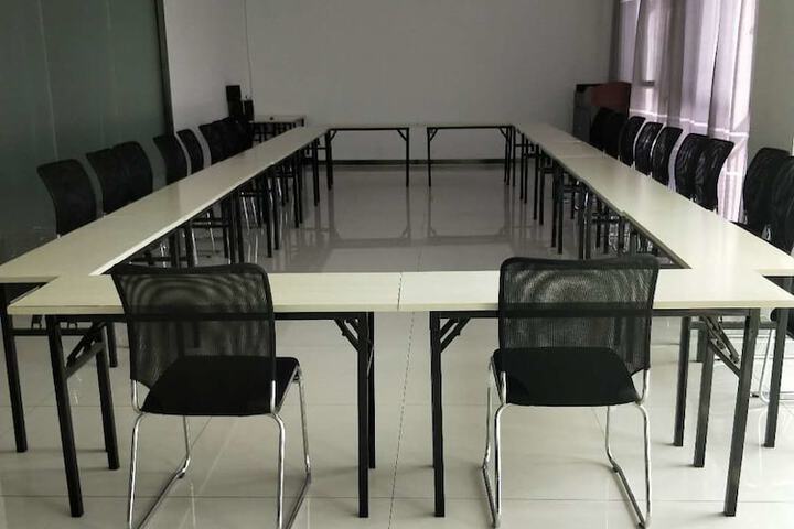 Business Center 18 of 23