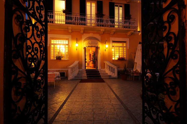 Hotel 53 of 56