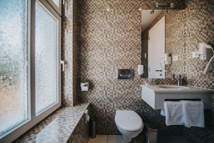 Room 19 of 32