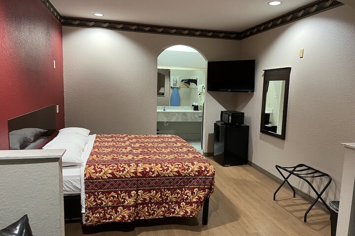 Room 15 of 30