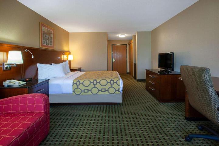 1 King Bed (8 of 12)