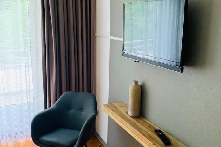 Room 12 of 48