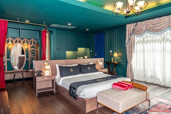 Room 4 of 56