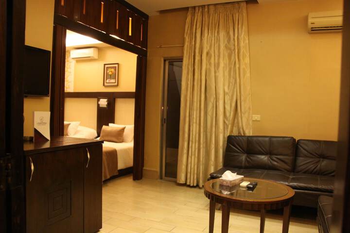 Room 27 of 119