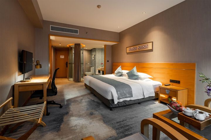 Room 7 of 82