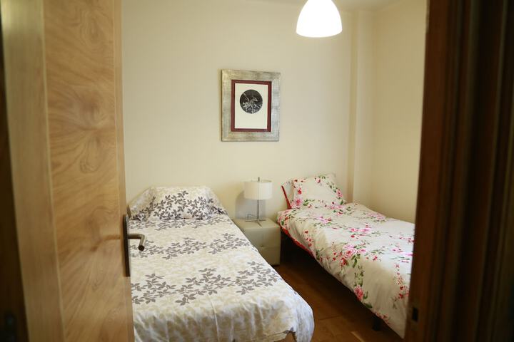 Room 4 of 16