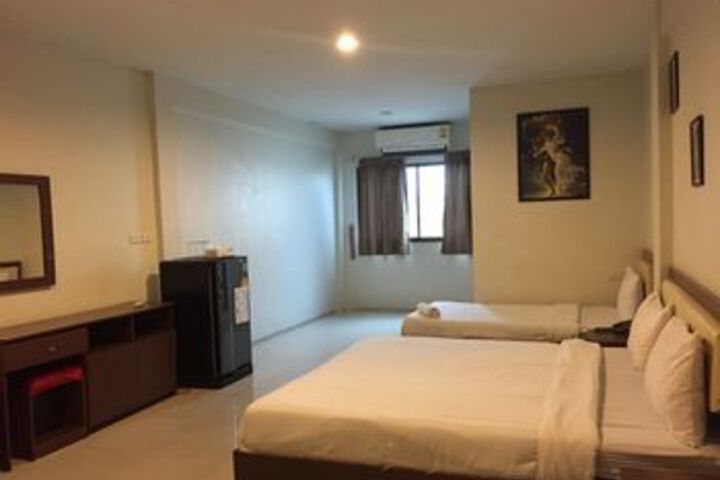 Room 10 of 30