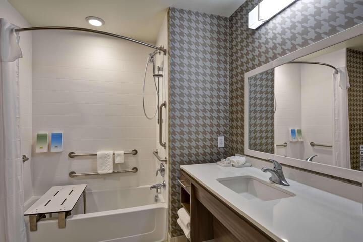 1 King Accessible Tub Studio Suite (15 of 20)