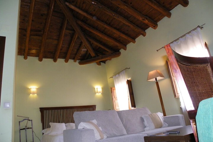 Room 8 of 40