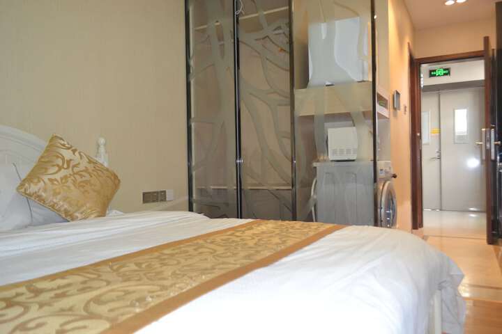 Room 16 of 16