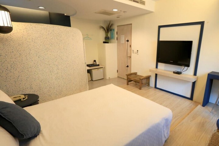 Room 5 of 26