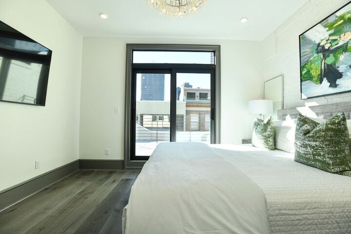 Room 78 of 371