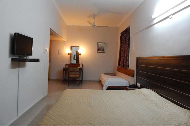 Room 9 of 40
