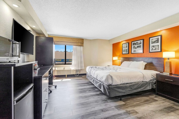 Room 10 of 25