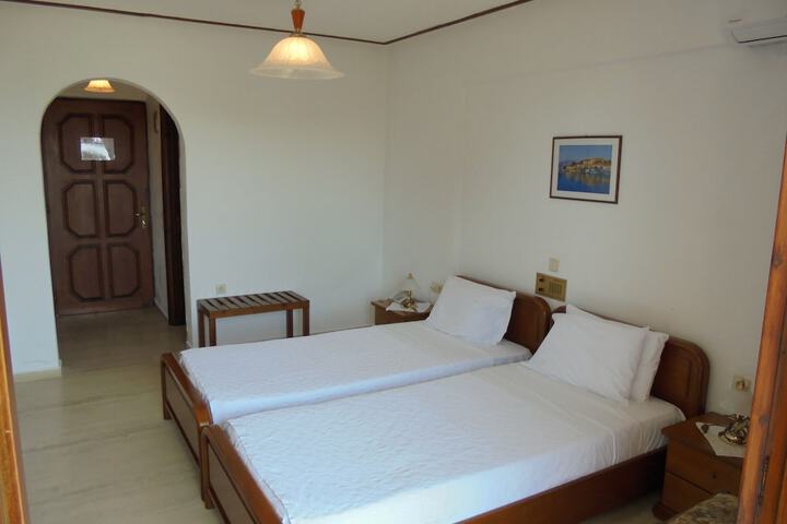 Room 17 of 54