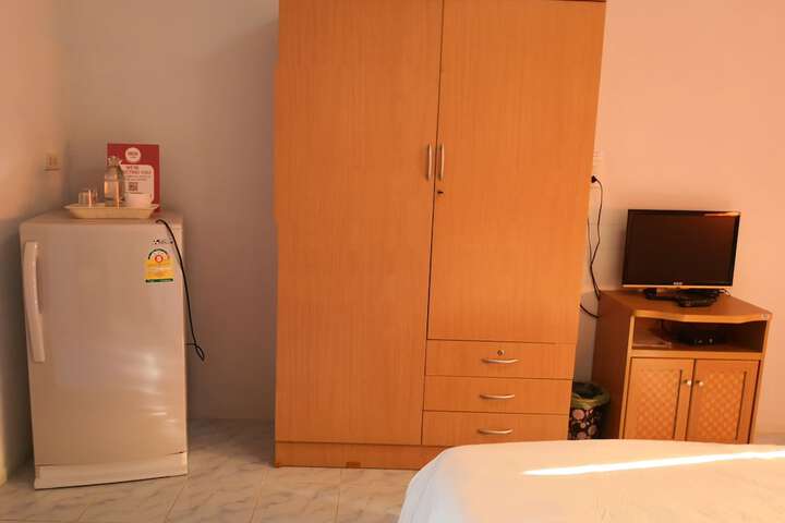 Room 17 of 27
